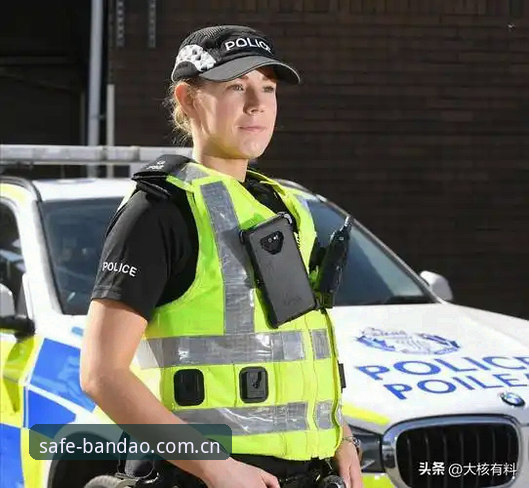 半岛APP怎么下载 世界杯安保新动向:三名英国警员赴美,半岛体育平台用户热议赛事保障细节